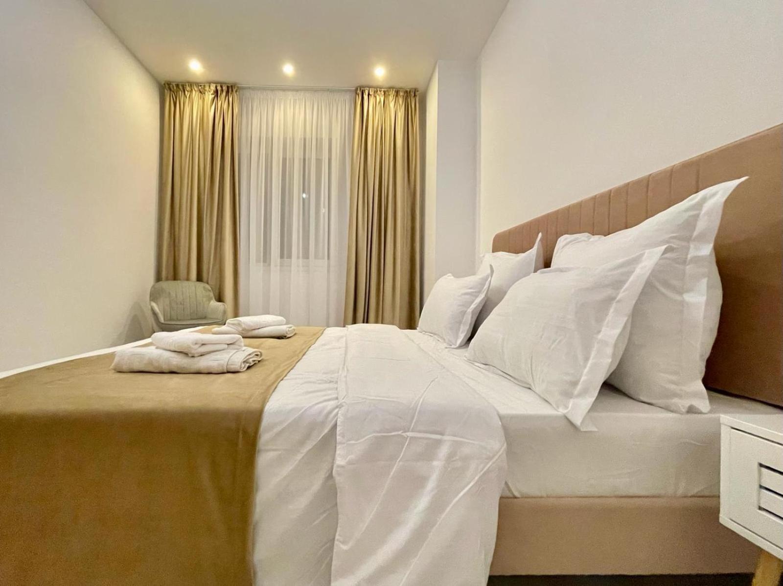 Yamaluxe Apartments - Silent & Primitive With Relaxing Area Bukares Bagian luar foto